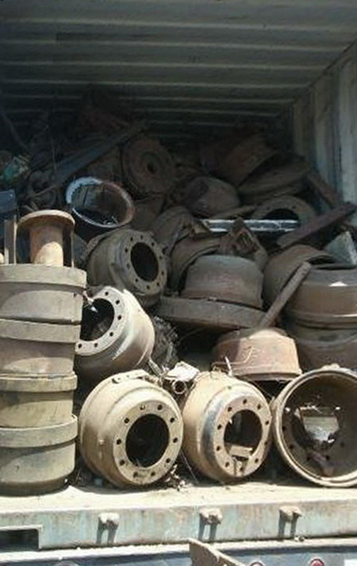 Large pieces of HMS 1&2 heavy melting steel scrap
